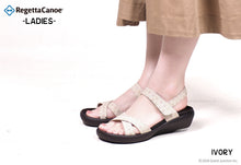 画像をギャラリービューアに読み込む, リゲッタカヌーフラットウェッジ 和柄サンダル(麻の葉柄) RegettaCanoe lvw604 CJFW3518 レディース